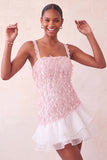 Vestido de finalistas curto cor-de-rosa, com folhos e lantejoulas, com renda nas costas
