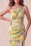 Vestido formal longo amarelo, floral de um ombro e franzido com fenda