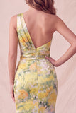 Vestido formal longo amarelo, floral de um ombro e franzido com fenda