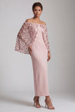 Vestido midi de mãe da noiva com sereia bordô sem ombros