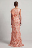 Vestido longo de mãe da noiva com decote batente em forma de sereia champanhe com lantejoulas