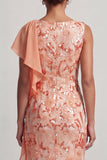 Vestido longo de mãe da noiva com decote batente em forma de sereia champanhe com lantejoulas