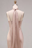 Vestido Maxi de Cetim de Rosa Poeirenta com alças finas e lenço no pescoço