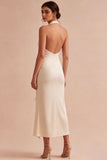 Vestido Midi de Sireia em Chiffon, Alperce de Damasco, Decote Halter, Franzido com Folhos e Flor 3D