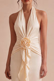 Vestido Midi de Sireia em Chiffon, Alperce de Damasco, Decote Halter, Franzido com Folhos e Flor 3D