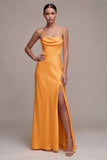 Vestido Maxi de Cetim Amarelo Claro com Alças Fingete Franzidas em Cetim Amarelo Claro com Abertura