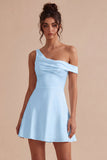 Vestido Branco Pequeno de Um Ombro em Linha A
