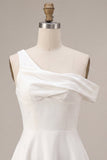 Vestido Branco Pequeno de Um Ombro em Linha A
