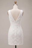 Vestidinho branco decote em V com decote em A e flor 3D