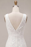 Vestidinho branco decote em V com decote em A e flor 3D