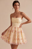 Vestido de Finalista Amarelo Claro A-Line, Floral Sem Alças, Bordado