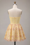 Vestido de Finalista Amarelo Claro A-Line, Floral Sem Alças, Bordado
