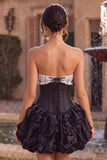 Vestido de Regresso a Casa de Espartilho de Cetim Preto Linha A Sem Alças com Folhos em Camadas