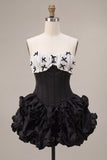 Vestido de Regresso a Casa de Espartilho de Cetim Preto Linha A Sem Alças com Folhos em Camadas