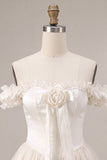 Vestido de regresso ao lar em cetim de cetim em marfim com folhos