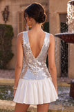 Vestido de regresso a casa com decote em V com lantejoulas prateadas brilhantes e com folhos