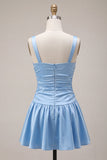 Vestido curto de regresso a casa, decote quadrado, cetim azul celeste, com laço