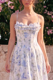 Vestido Maxi sem costas com flor azul de chiffon em chiffon com alças finas e folhos