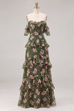 Vestido comprido de dama de honor com flor verde em chiffon, com folhos e linhas verdes, ombros descobertos