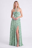 Vestido longo de dama de honor floral Sage A-Line em chiffon, decote halter com folhos e abertura
