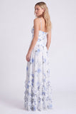 Vestido de dama de honor azul claro com alças finas florais de chiffon com folhos e abertura
