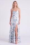 Vestido de dama de honor azul claro com alças finas florais de chiffon com folhos e abertura
