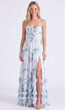 Vestido de dama de honor com alças finas florais em chiffon azul claro com folhos e abertura