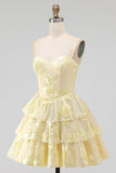 Vestido Curto de Regresso a Casa Daffodil A-Line A-Line com Folhos e Bordados Florais