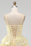 Vestido Curto de Regresso a Casa Daffodil A-Line A-Line com Folhos e Bordados Florais