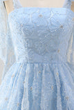 Vestido de regresso a casa azul claro com alças com laços florais com missangas e renda nas costas