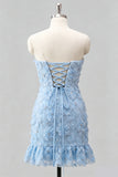 Vestido de Homecoming Bodycon Azul-Claro, Sem Alças, com Bordas Florais e Missangas, Bodycon Azul Claro