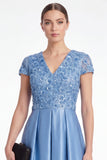 Vestido longo de mãe da noiva, vestido de mãe da noiva azul decote em V com decote em V e decote em V
