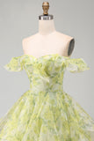 Vestido curto curto de regresso a casa, amarelo verde verde com ombros descobertos e folhos