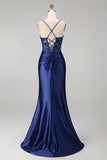 Vestido longo de baile com bordado floral azul-marinho com bordado floral e sereia franzida