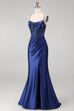 Vestido longo de baile com bordado floral azul-marinho com bordado floral e sereia franzida
