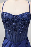 Vestido longo de baile com bordado floral azul-marinho com bordado floral e sereia franzida