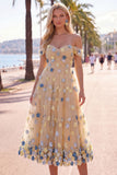 Vestido Midi de Tule A-Line com flores vermelhas e ombros descobertos com apliques