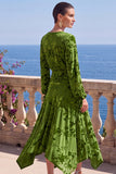 Vestido Midi Floral Midi assimétrico com decote em V em veludo linha A verde e mangas compridas