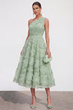 Vestido Midi Azul A-Line de Um Ombro Floral com Missangas