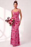 Vestido comprido de dama de honor com decote quadrado de veludo floral e franzido com decote quadrado de sereia