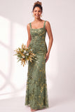 Vestido comprido de dama de honor com decote quadrado de veludo floral e franzido com decote quadrado de sereia