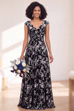 Vestido comprido de dama de honor com veludo preto prateado e mangas fechadas