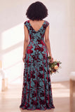 Vestido comprido de dama de honor com veludo preto prateado e mangas fechadas