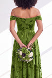 Vestido comprido de dama de honor em veludo fúcsia em veludo A-Line A-Line Ombro Descoberto