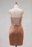 Vestido de regresso às costas caqui Bodycon Franzido Arriscado Com Missangas