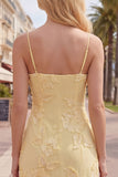 Vestido de Finalista Amarelo Bodycon Franzido de Alças Finas Bordado Floral