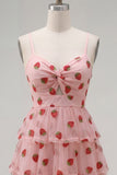 Vestido de finalistas rosa A-Line com olhos de fechadura, alças finas com folhos e franzidas, vestido de finalistas