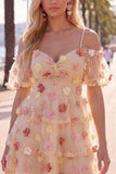 Vestido de Finalistas de Finalistas com Champanhe, Ombro Frio, Linha em A, com Folhos e Flores 3D