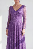 Vestido Mãe da Noiva, roxo escuro e decote em V longo, linha A com mangas compridas