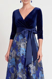 Vestido de Mãe da Noiva Flor Azul, Linha em V, Decote em V, com mangas 3/4